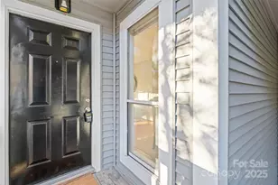 2514 Cranbrook Ln, Charlotte, NC 28207 - Photo 1