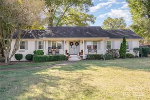 7030 Delta Lake Dr, Charlotte, NC 28215 - Photo 1
