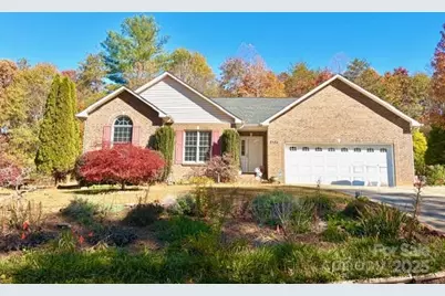 3724 26th Street Drive NE, Hickory, NC 28601 - Photo 1