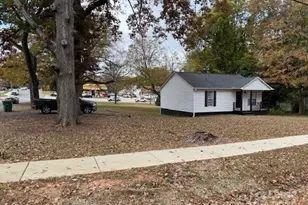 313 N Providence St, Waxhaw, NC 28173 - Photo 1