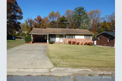 3120 6th Avenue SW, Hickory, NC 28602 - Photo 1