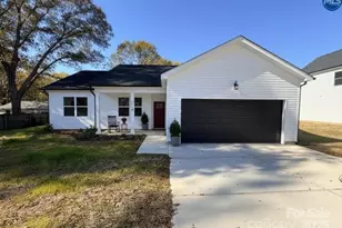 211 Queens Ct, Gastonia, NC 28052 - Photo 1