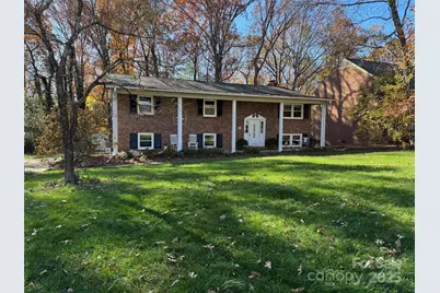 1220 18th Avenue NE, Hickory, NC 28601 - Photo 1