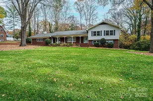 710 4th Ave NE, Conover, NC 28613 - Photo 1