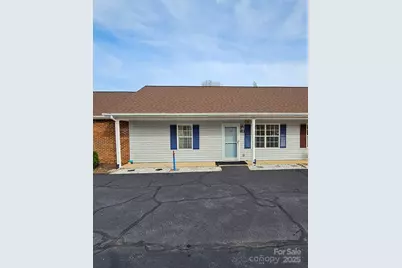 128 24th Street NW, Hickory, NC 28601 - Photo 1