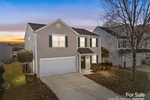 10320 Wakerobin Ln, Charlotte, NC 28213 - Photo 1