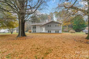 2210 24th St Cir NE, Hickory, NC 28601 - Photo 1