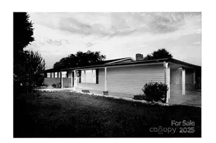 920 Thomas St, Statesville, NC 28677 - Photo 1