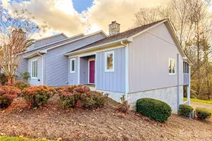 1011 21st Ave NE, Hickory, NC 28601 - Photo 1