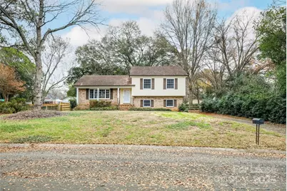7029 Yorktowne Drive, Charlotte, NC 28226 - Photo 1