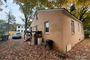 549 W Cama St, Charlotte, NC 28217 - Photo 1