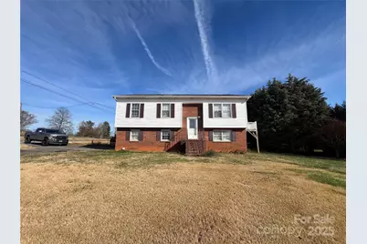 1182 Village Circle, Hickory, NC 28602 - Photo 1