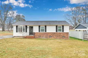 424 N Center St, Oakboro, NC 28129 - Photo 1