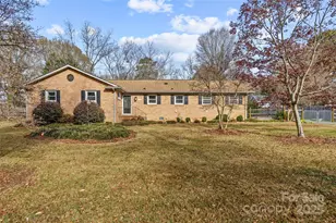 1419 Marlwood Cir, Charlotte, NC 28227 - Photo 1