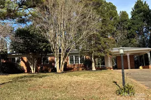 818 Ferndale Dr, Statesville, NC 28677 - Photo 1