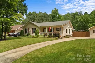 2224 Pinebrook Cir, Charlotte, NC 28208 - Photo 1