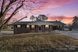 115 Greenview Dr, Kannapolis, NC 28081 - Photo 1