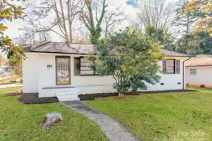 3918 Tipperary Pl, Charlotte, NC 28215 - Photo 1