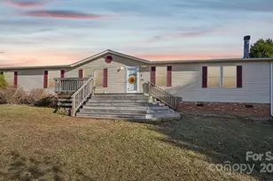 4648 Belvedere Dr, Claremont, NC 28610 - Photo 1