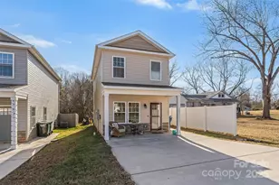 1764 17th Ave NE, Hickory, NC 28601 - Photo 1