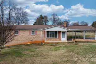 902 Greenwood Pl, Lenoir, NC 28645 - Photo 1