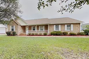 717 Emerson Dr, Mooresville, NC 28115 - Photo 1