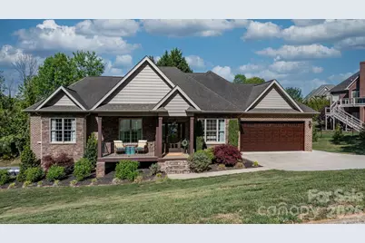 402 Golfview Court SE, Lenoir, NC 28645 - Photo 1