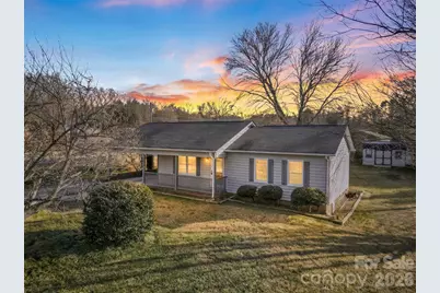 2730 33rd Avenue NE, Hickory, NC 28601 - Photo 1