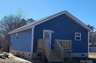 712 E Gertrude St, Fairmont, NC 28340 - Photo 1