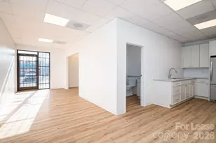 6128 Brookshire Blvd, Charlotte, NC 28216 - Photo 1