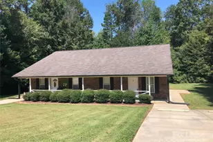 2009 Grandhaven Dr, Mount Holly, NC 28120 - Photo 1