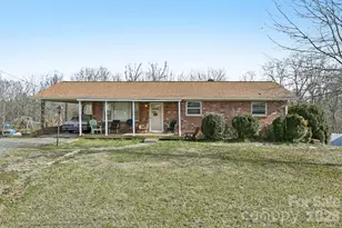 1231 2nd St SE, Hickory, NC 28602 - Photo 1