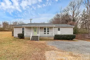 1406 Pleasant Plains Rd, Matthews, NC 28105 - Photo 1