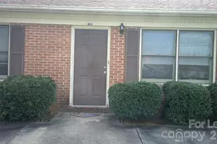 1482 14th Ave NE, Hickory, NC 28601 - Photo 1