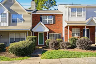 3015 Summercroft Ln, Charlotte, NC 28269 - Photo 1