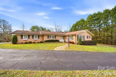 406 Wedgewood Place SW, Lenoir, NC 28645 - Photo 1