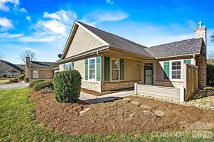 823 Wynnshire Drive, Hickory, NC 28601 - Photo 1