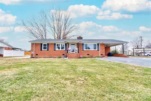 402 N Cherry St, Cherryville, NC 28021 - Photo 1