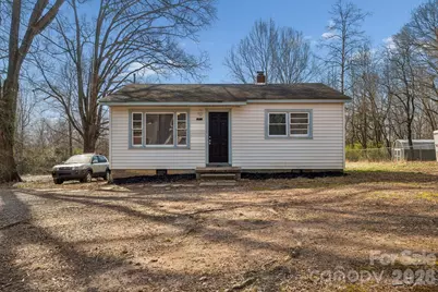 1713 Younger Avenue, Statesville, NC 28677 - Photo 1