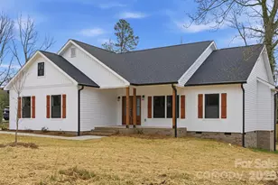1949 Colonial Ln, Hickory, NC 28601 - Photo 1