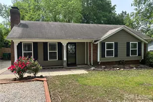 11800 Mirror Lake Dr, Charlotte, NC 28226 - Photo 1