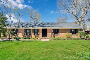 107 Woodlynn Dr, Charlotte, NC 28214 - Photo 1