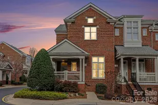 4921 S Hill View Dr, Charlotte, NC 28210 - Photo 1