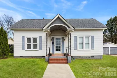 302 S Maple Street, Dallas, NC 28034 - Photo 1