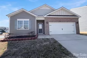 155 Scotsway Ct, Troutman, NC 28166 - Photo 1