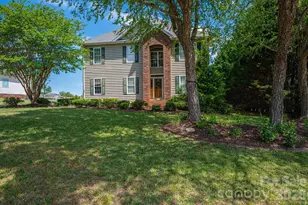 962 Huntington Hills Dr, Lincolnton, NC 28092 - Photo 1