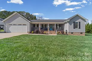 110 Westover Dr, Lincolnton, NC 28092 - Photo 1