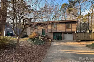 7323 Rollingridge Dr, Charlotte, NC 28211 - Photo 1