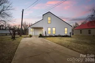 608 1/2 W Concord St, Morganton, NC 28655 - Photo 1