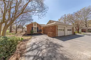 2401 Quail Lake Dr, Charlotte, NC 28210 - Photo 1